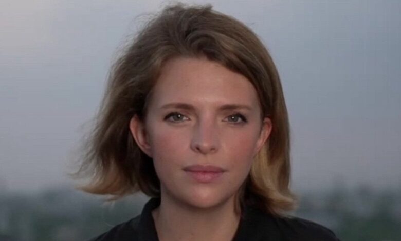 caroline davies