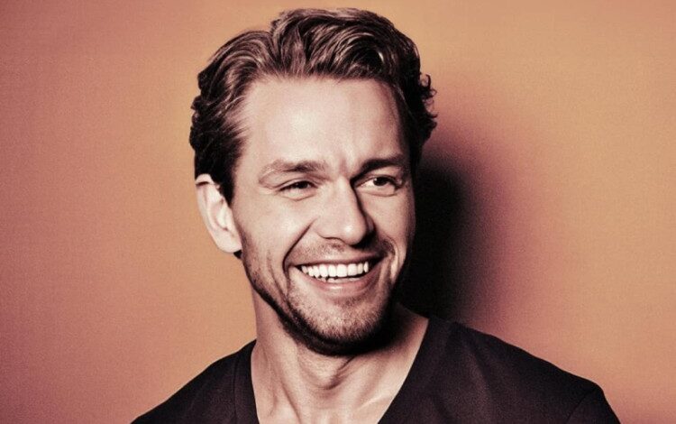 julian ovenden